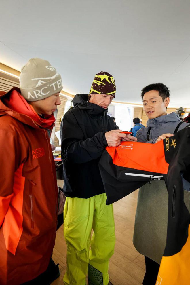 售；始祖鸟全球首家RSC雪场限时体验空间揭幕｜直男Daily凯发k8娱乐登录SEIKO x DENHAM联名限量腕表发(图14)