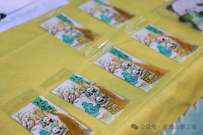 山都江堰太火爆NPC白娘子被求合影到宕机K8凯发·国际网站顶流实锤！这个五一青城(图22)