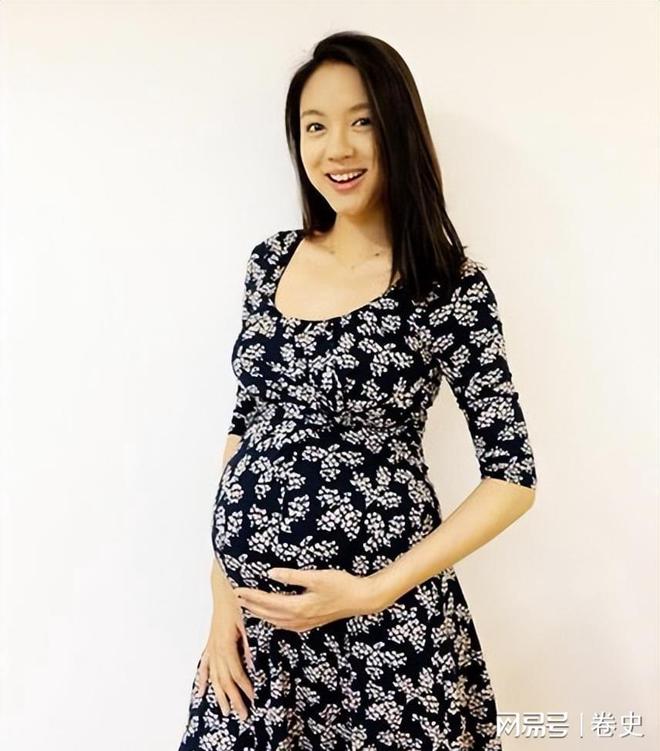 门怀孕6个月上春晚站C位真人生赢家凯发k8网站艳压奚梦瑶拒嫁30亿豪