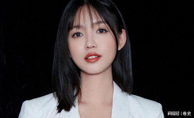 门怀孕6个月上春晚站C位真人生赢家凯发k8网站艳压奚梦瑶拒嫁30亿豪(图8)