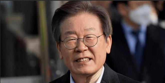 金建希后才发现自然脸和整容脸差距很明显K8凯发登录看到59岁金惠景和53岁